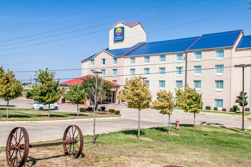 Comfort Inn & Suites Elk City Exterior photo